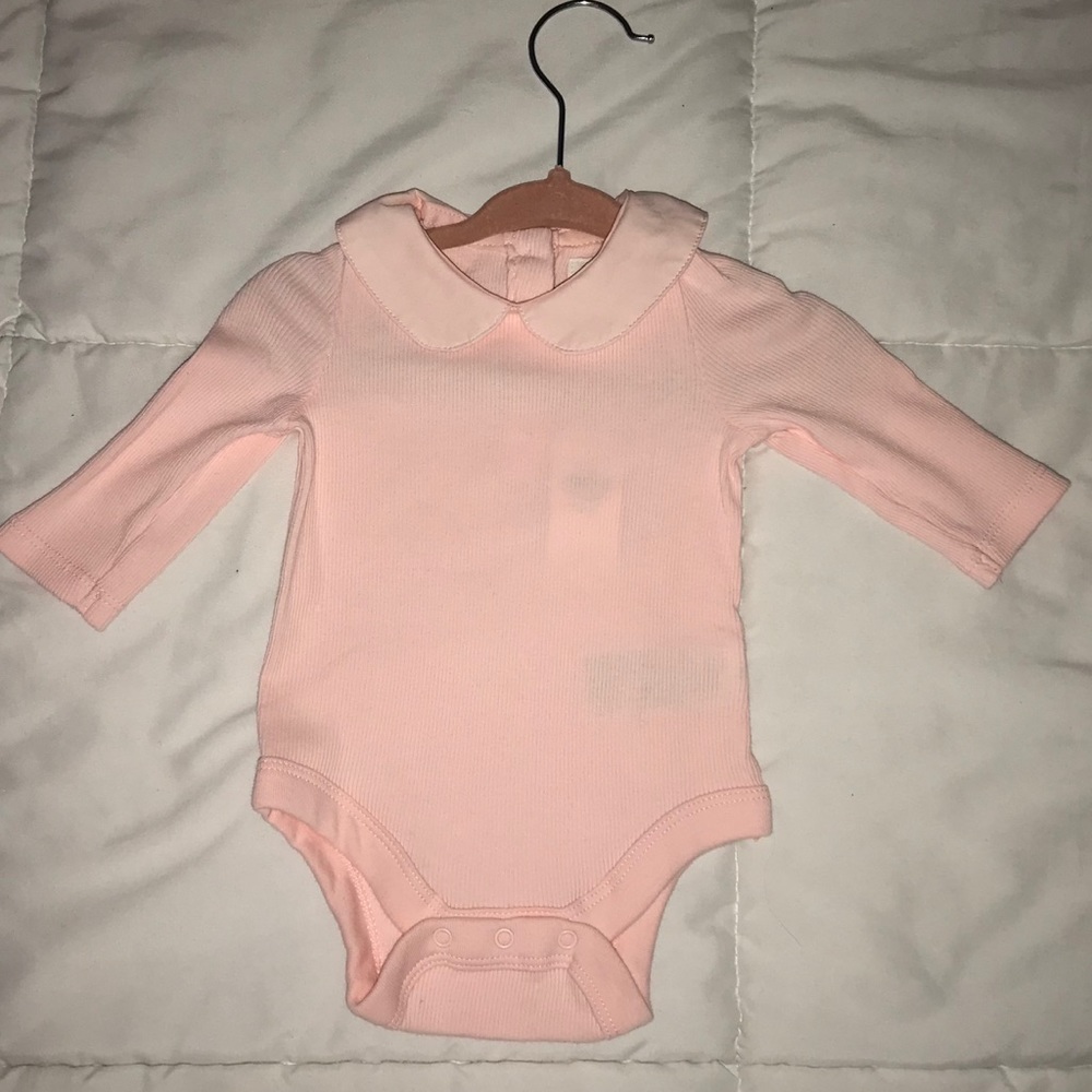 🎀 Pink Baby Gap 0-3 months Onesie 🎀